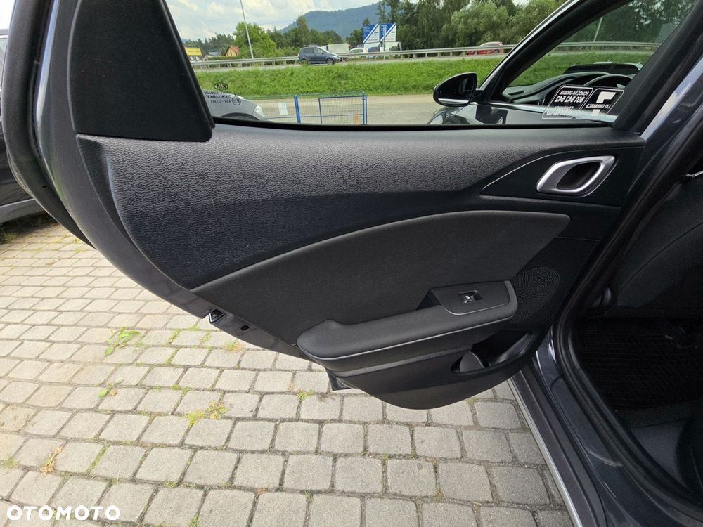 Kia XCeed - 22