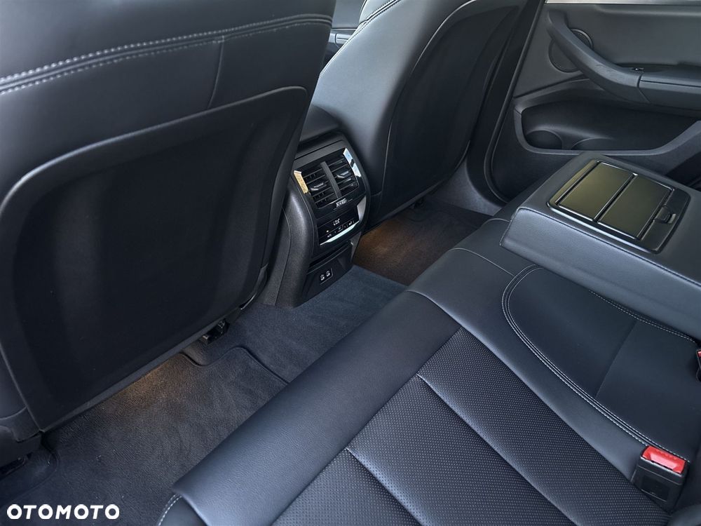 BMW X4 - 22