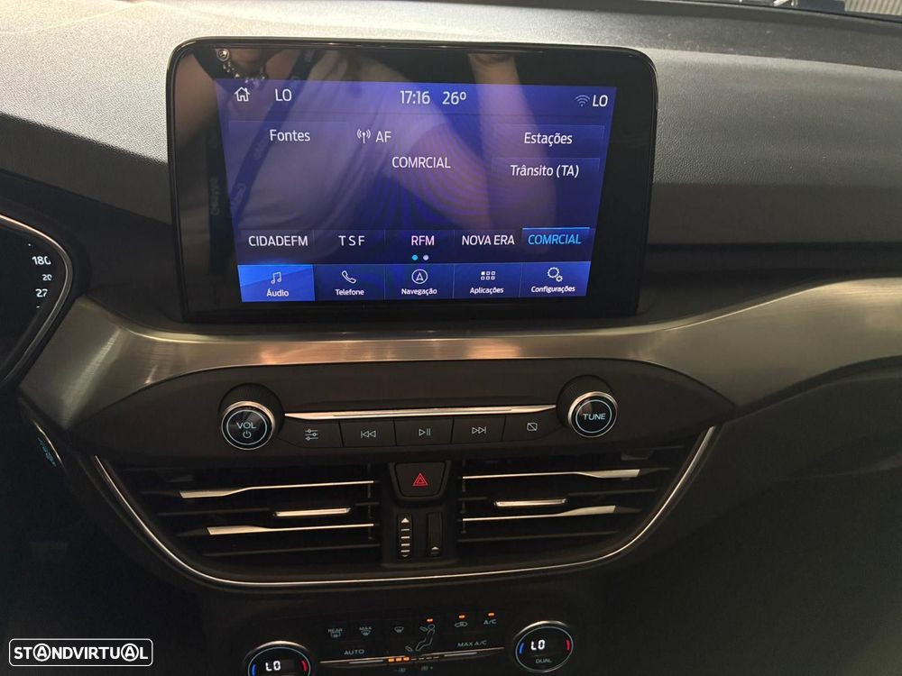 Ford Focus 1.0 EcoBoost Titanium - 24