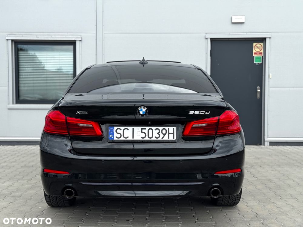 BMW Seria 5 520d Sport Line - 6
