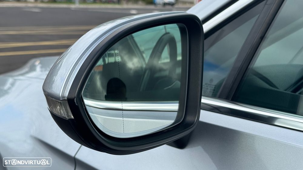 VW Passat Variant 1.6 TDI BlueMotion - 11