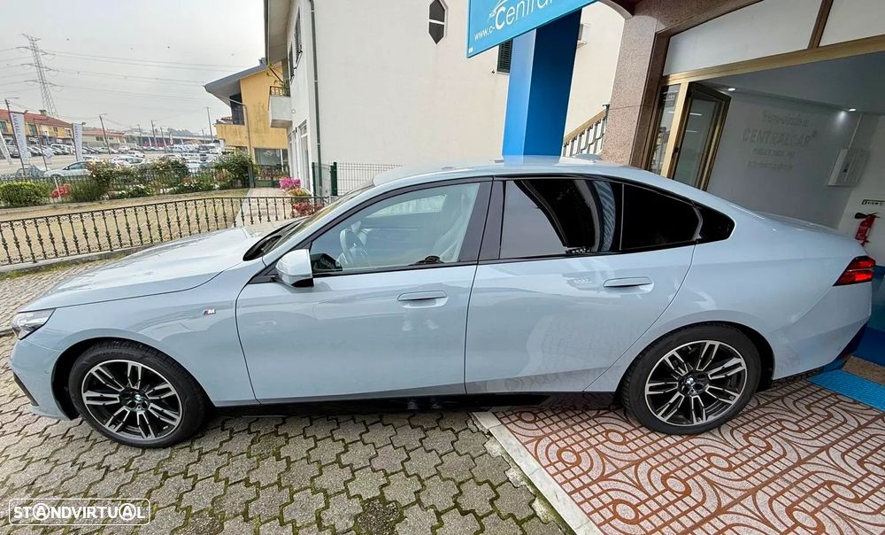 BMW 520 d Pack Desportivo M - 7