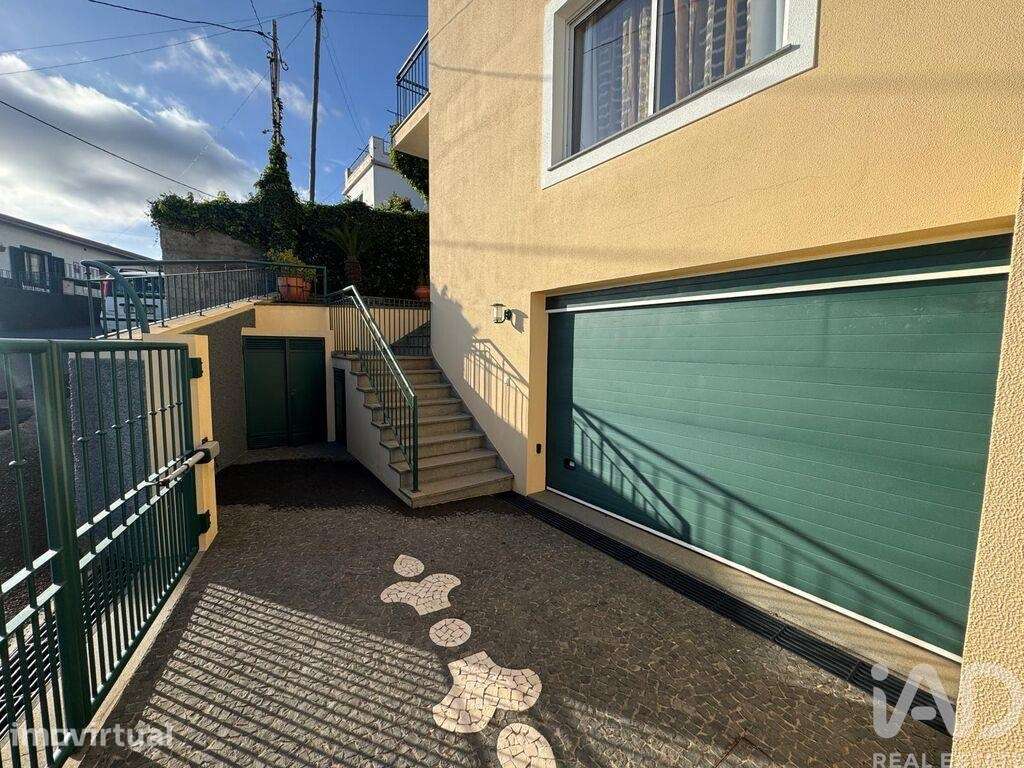Moradia geminada T3 em Funchal (Santa Maria Maior) de 263 m2 - Grande imagem: 2/34