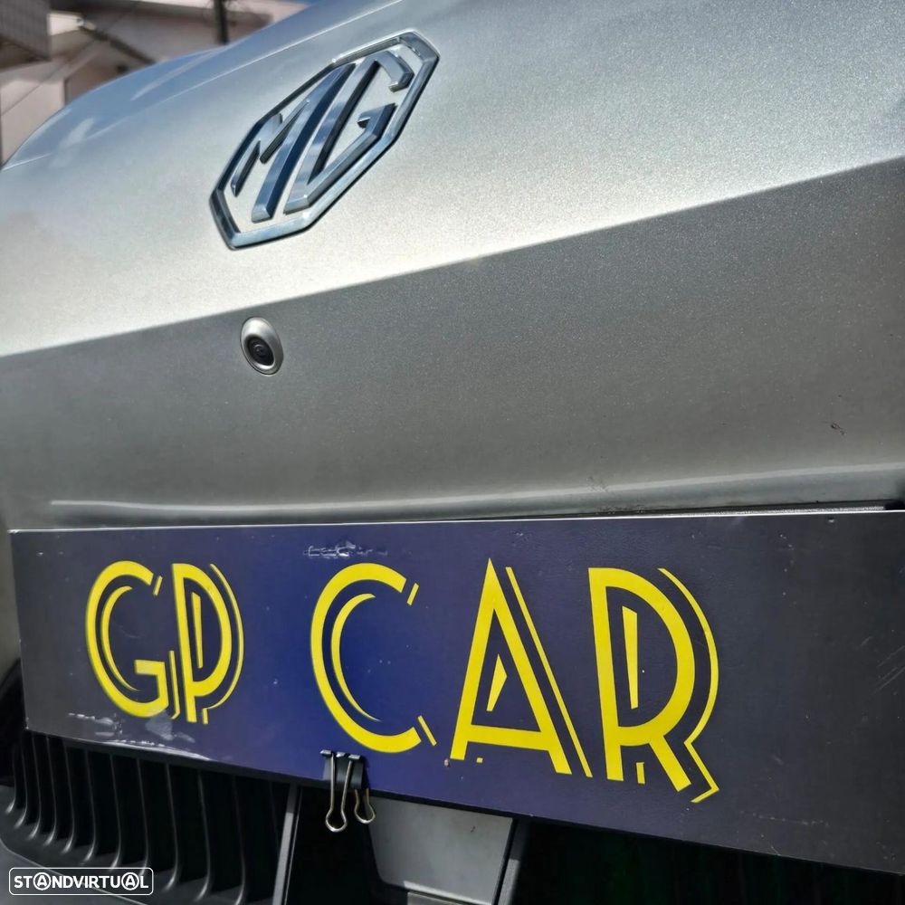 MG MG4 64 kWh Luxury - 9
