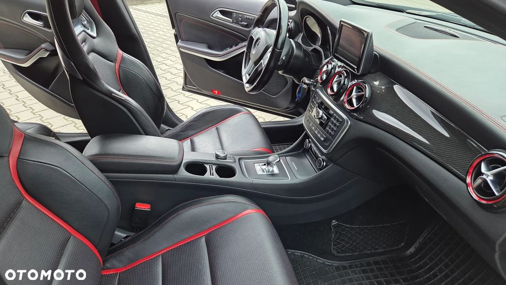 Mercedes-Benz GLA 45 AMG 4-Matic - 30