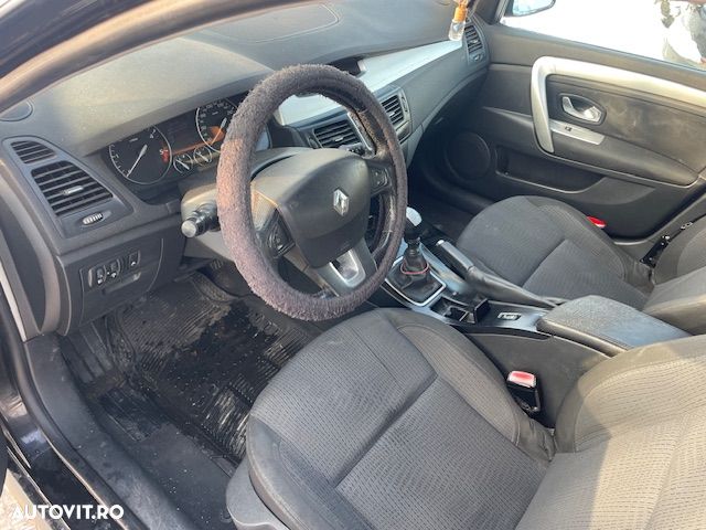 Dezmembrez Renault Laguna 3 2008 1.5 dci euro 4 - 4