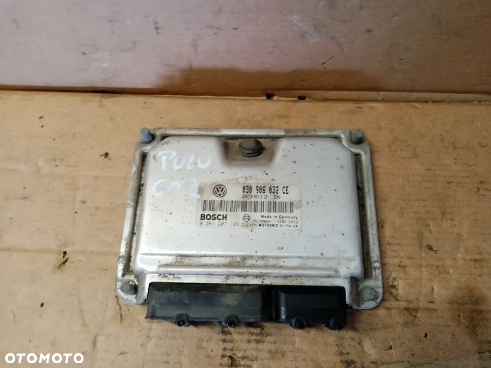 Komputer sterownik silnika VW Polo 6N2 1.0 MPI 030906032CE - 1