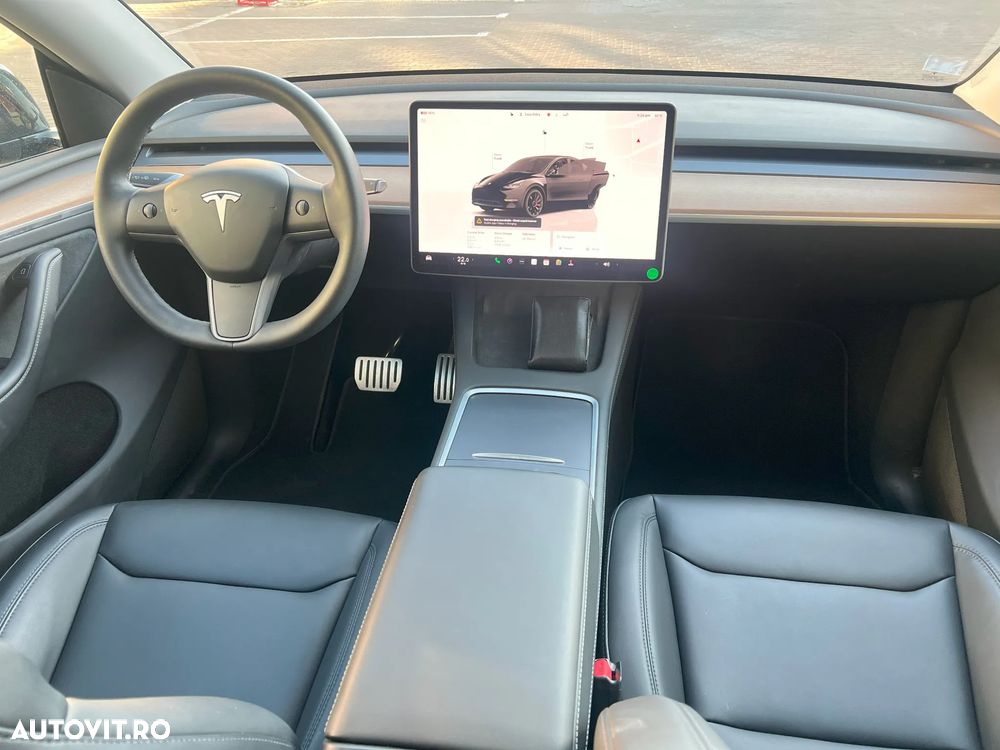 Tesla Model Y AWD Performance - 5