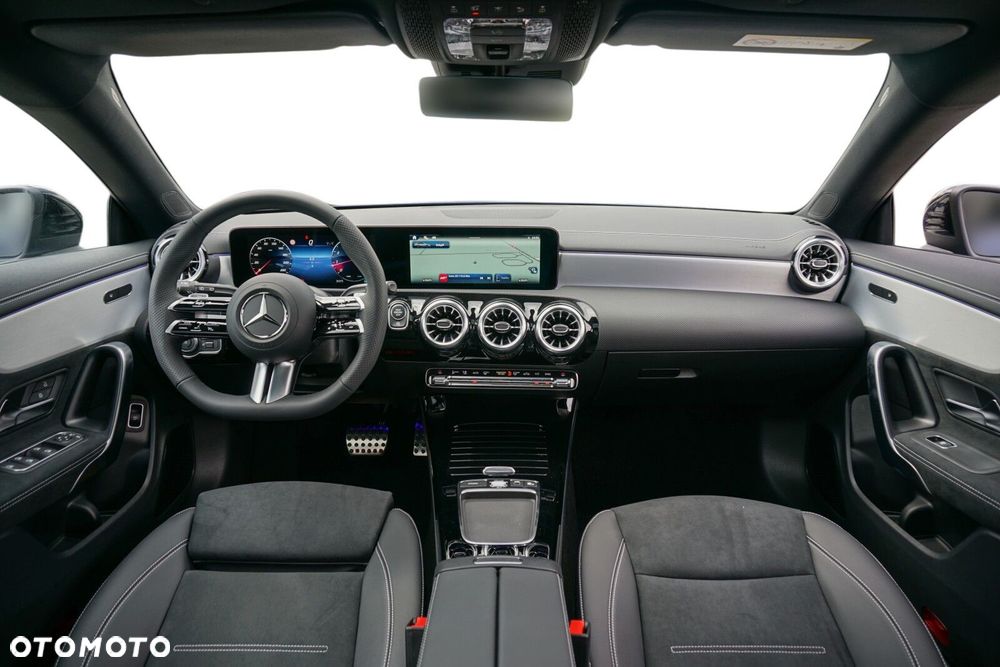 Mercedes-Benz CLA 200 AMG Line 7G-DCT - 7