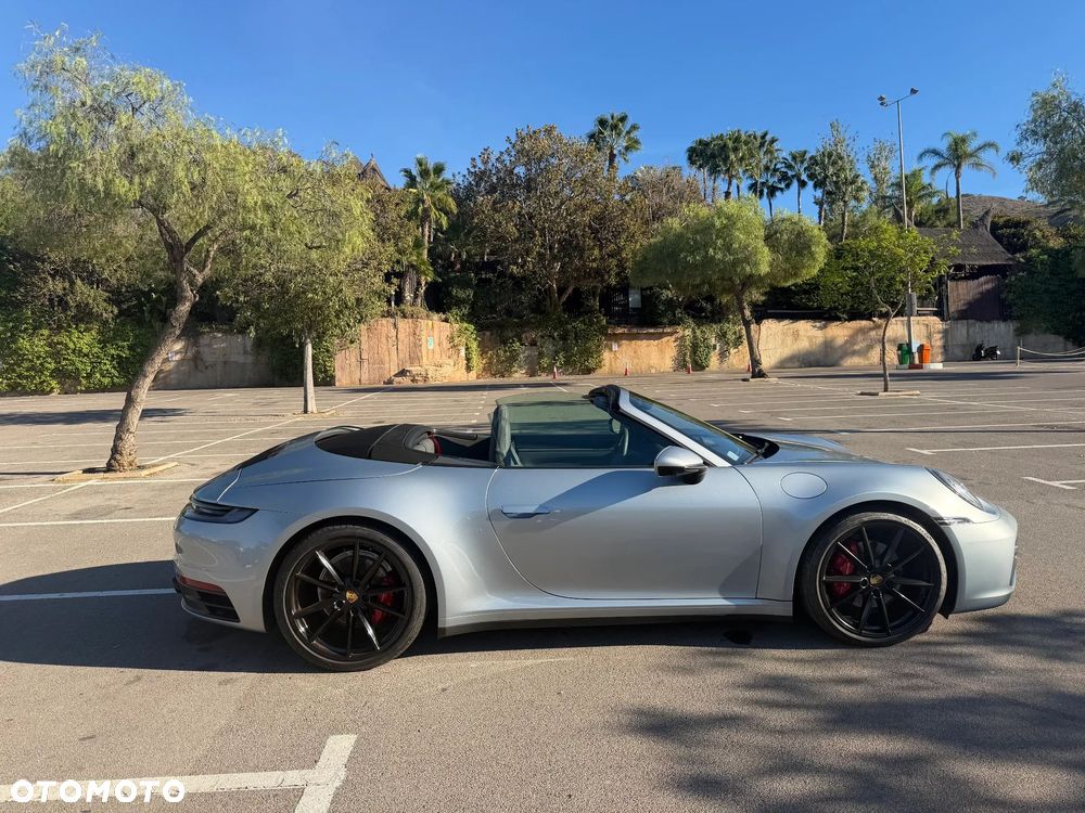 Porsche 911 Carrera - 4