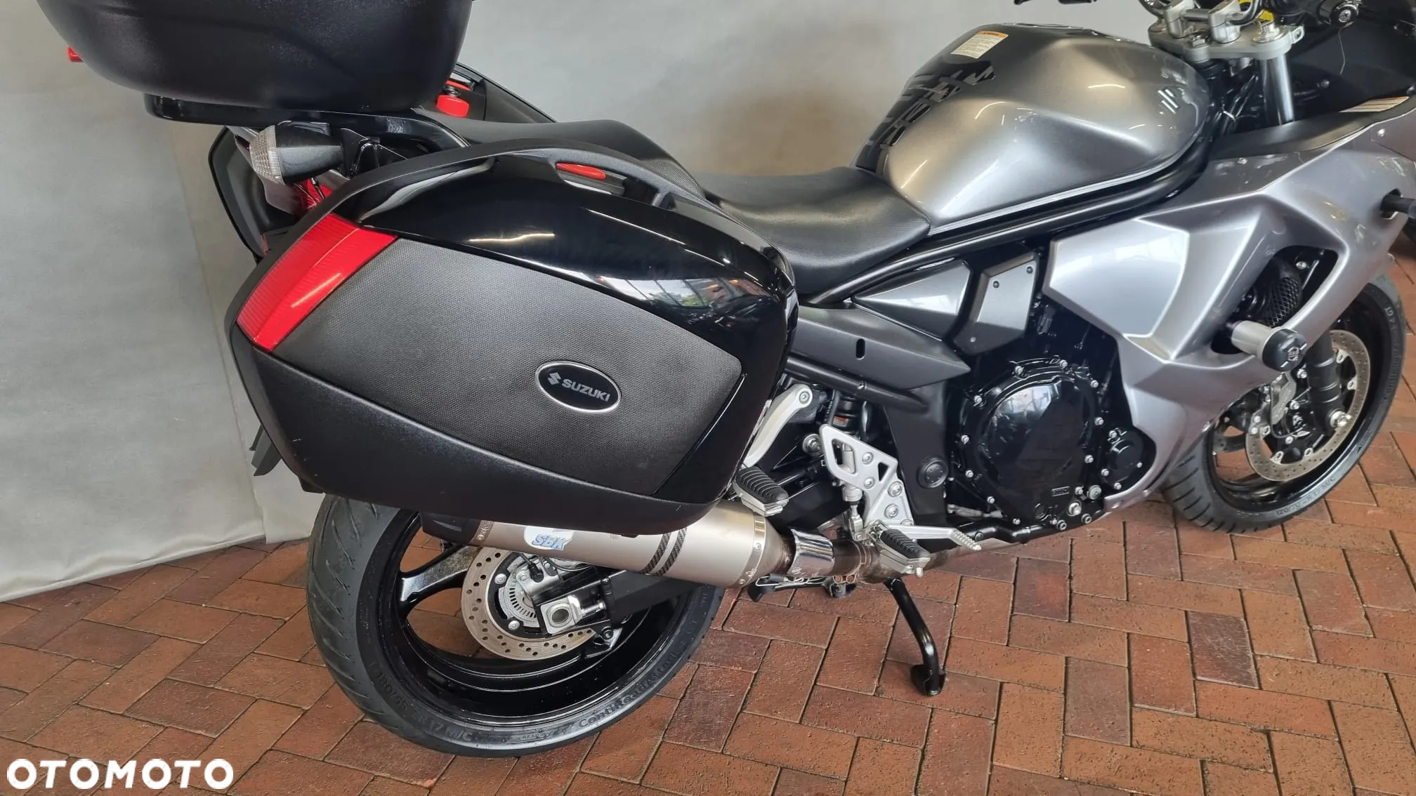 Suzuki GSX - 15