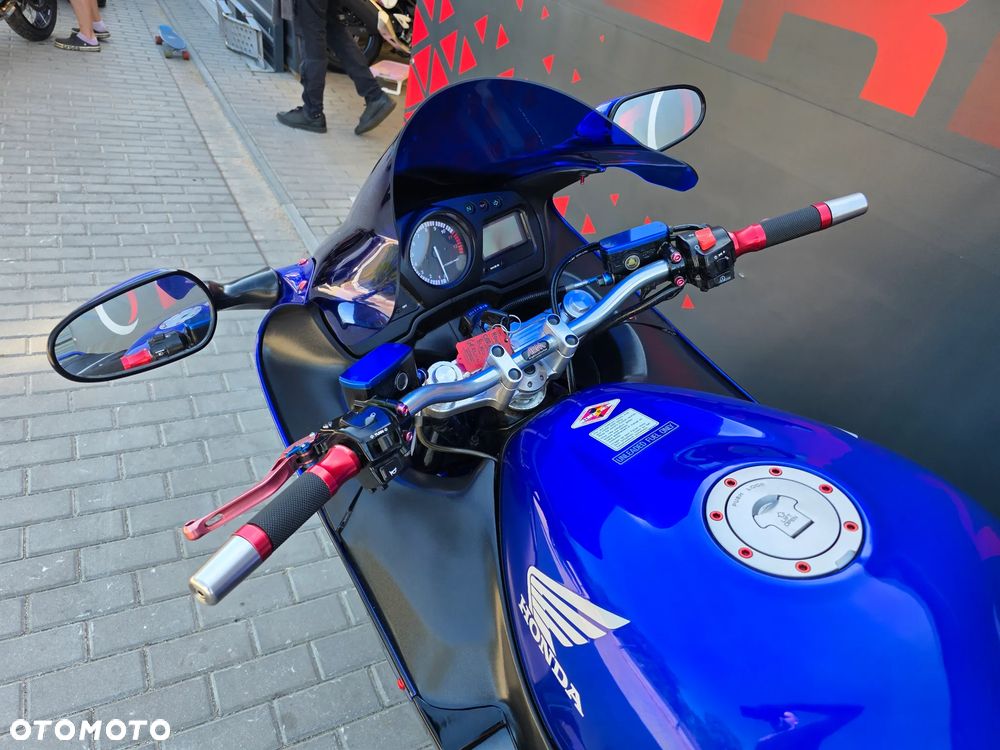Honda CBR - 11