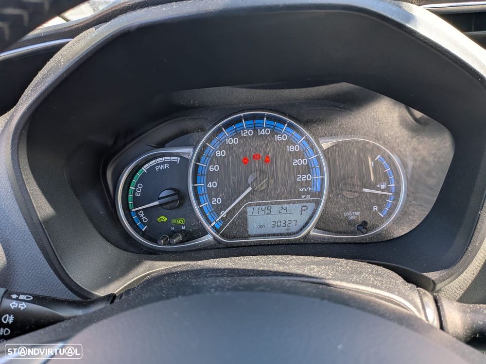 Toyota Yaris 1.5 HSD Comfort +P.Style+Navi - 1