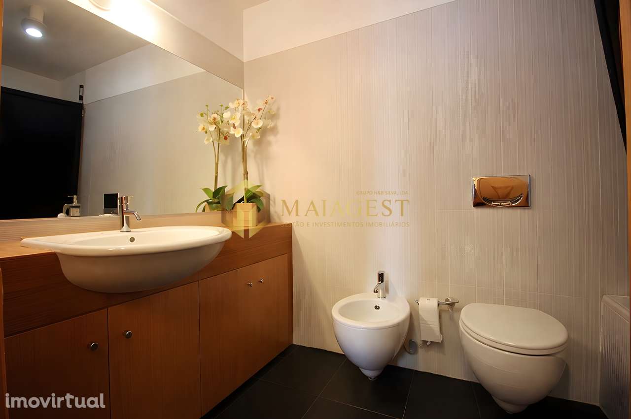 Apartamento T2 em Leça da Palmeira com Garagem e Arrumos - Grande imagem: 5/8