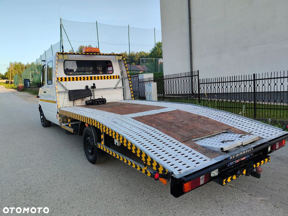 Mercedes-Benz Sprinter - 23