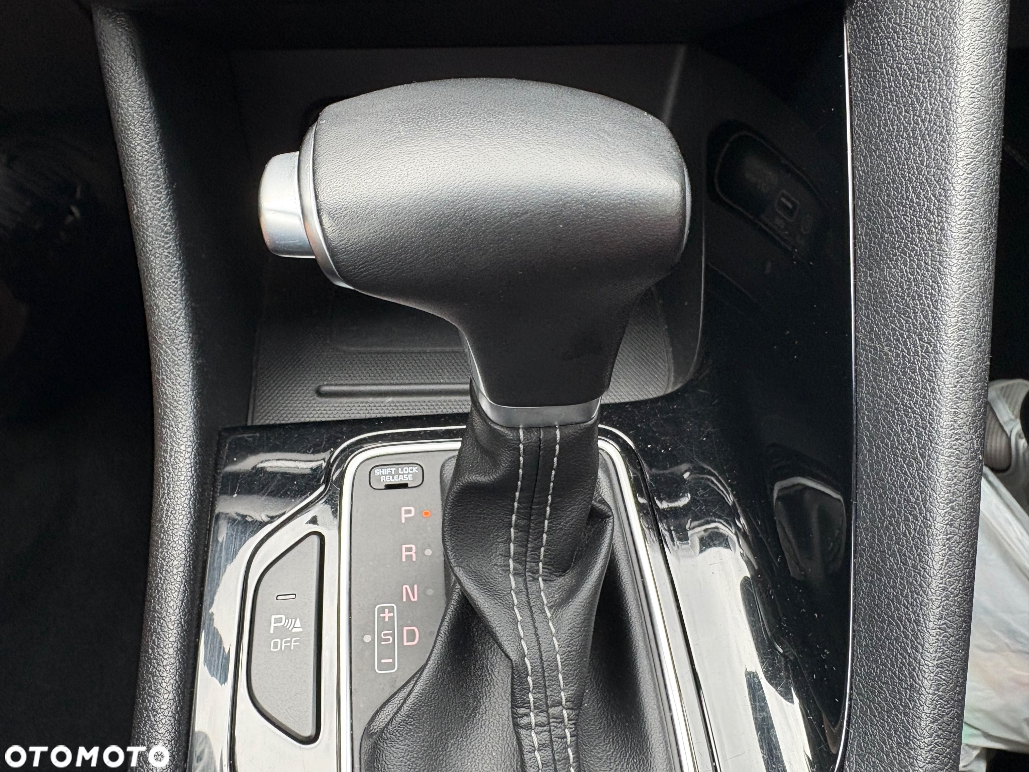 Kia Niro 1.6 GDI 2WD Edition 7 - 27