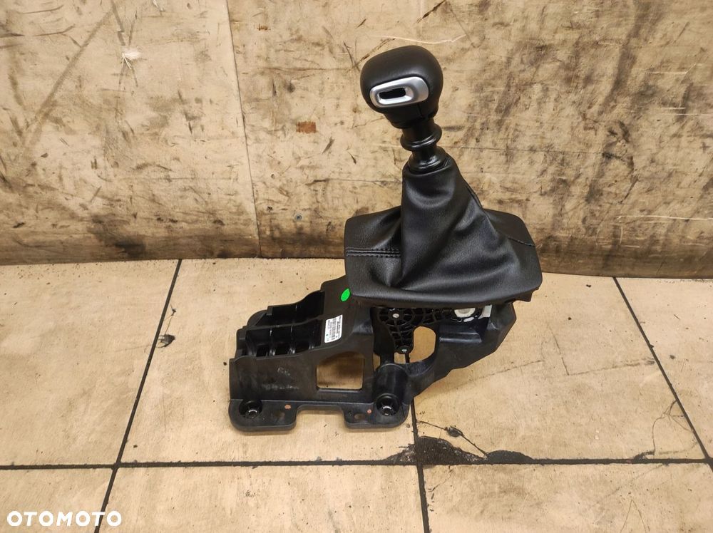 Gałka lewarek wybierak mieszek zmiany biegów 2008 II 2 - 1