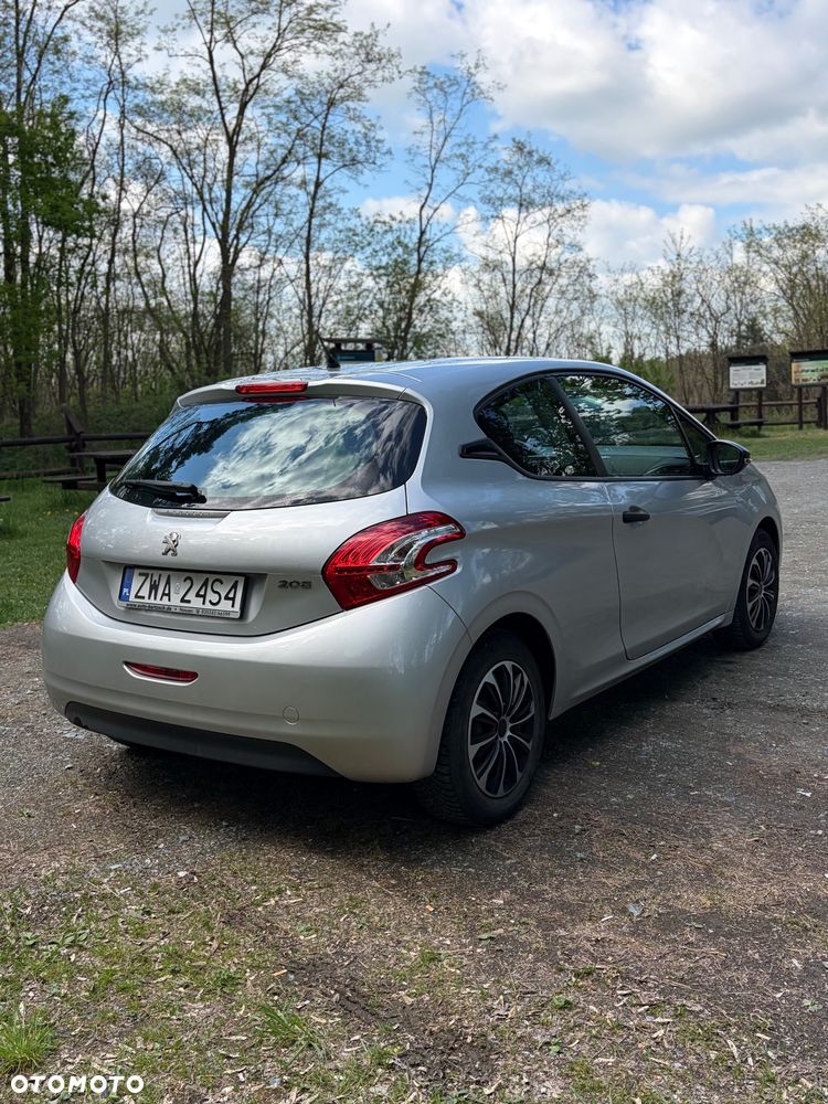 Peugeot 208 - 4