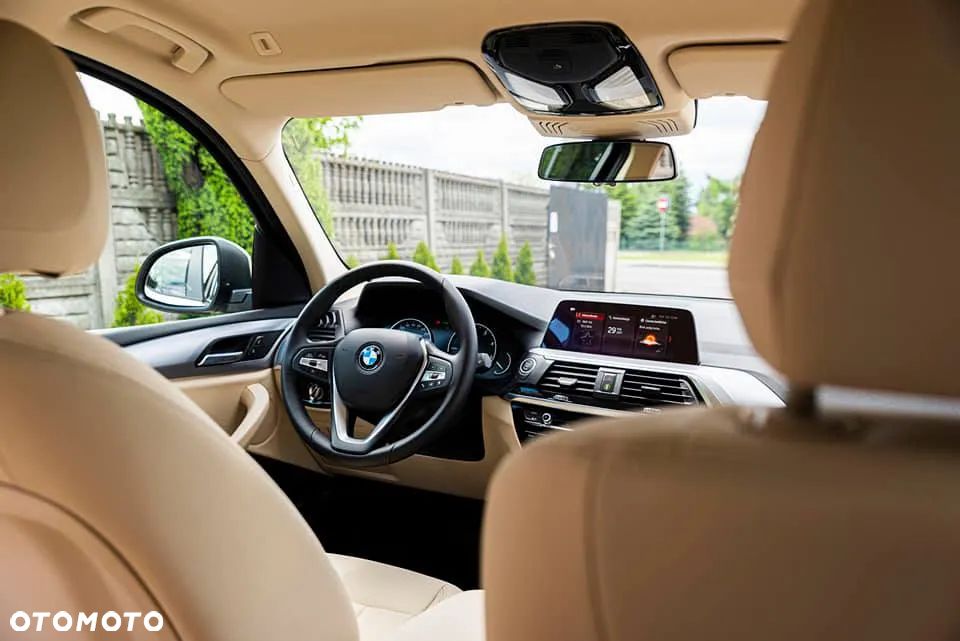 BMW X3 sDrive18d Advantage - 11