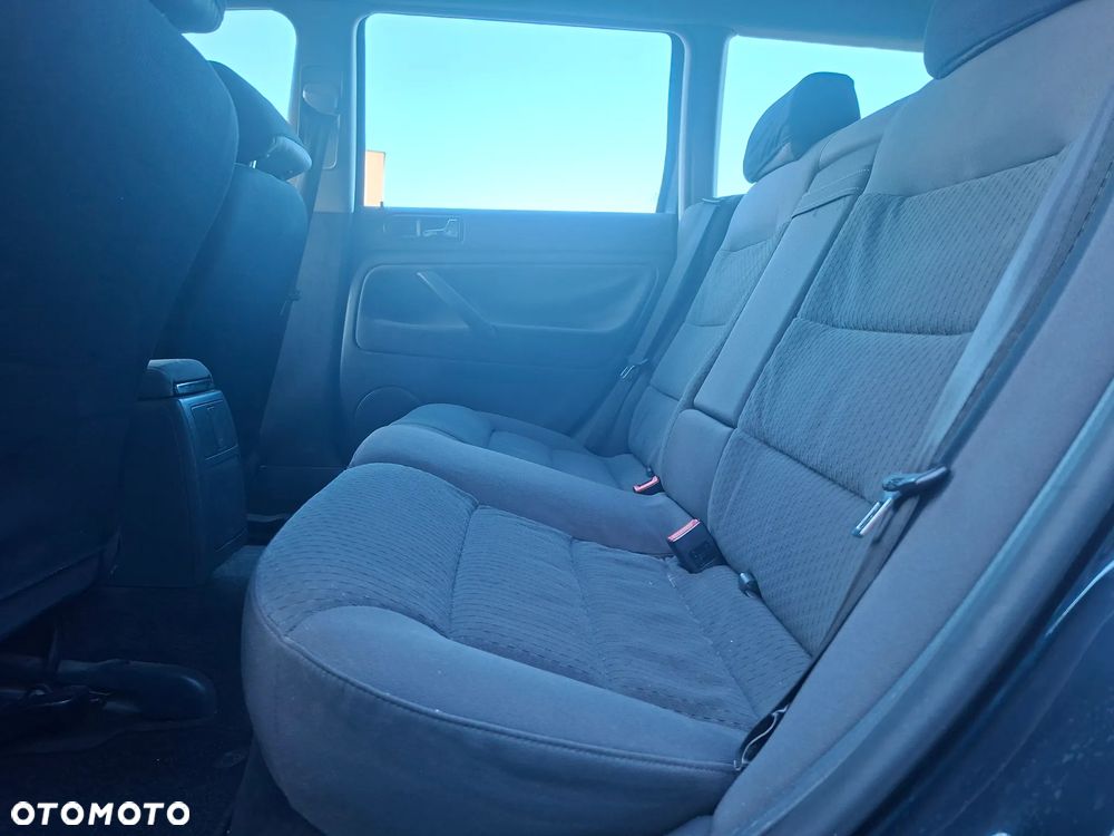 Volkswagen Passat 1.9 TDI - 11