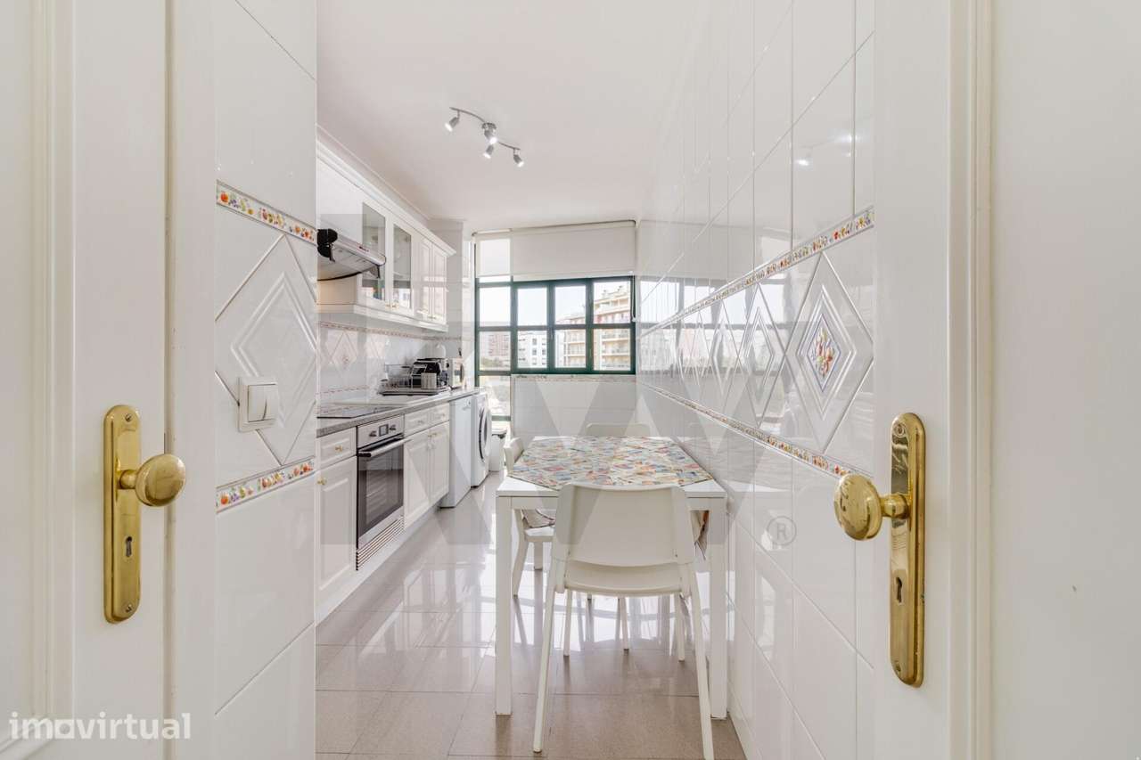 APARTAMENTO T3 ALMADA |  VIVER & INVESTIR | PARQUE DA PAZ | ALMADA - Grande imagem: 4/38