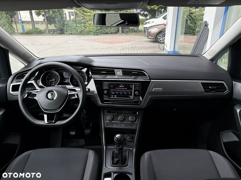 Volkswagen Touran - 13