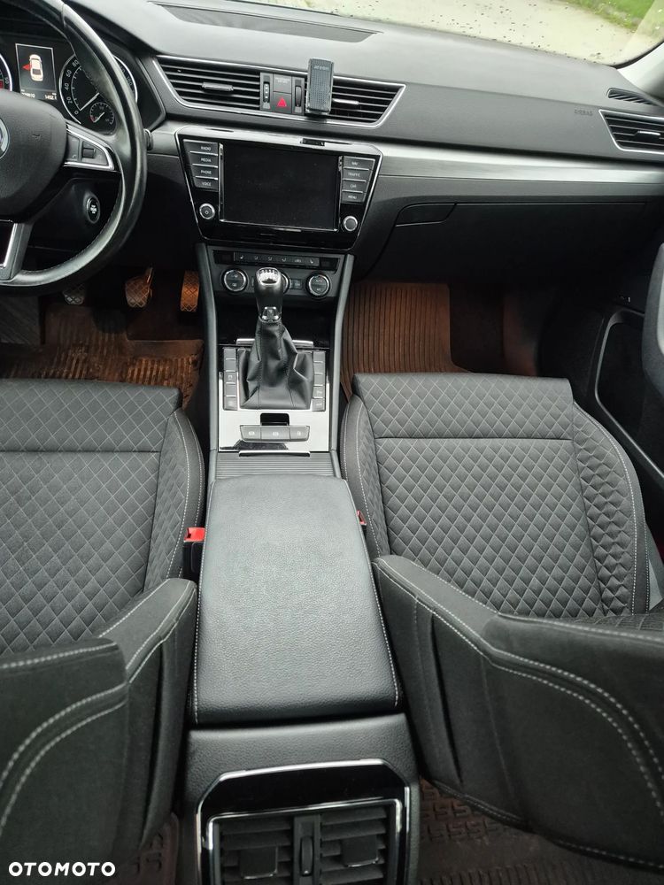 Skoda Superb 2.0 TDI Ambition - 19