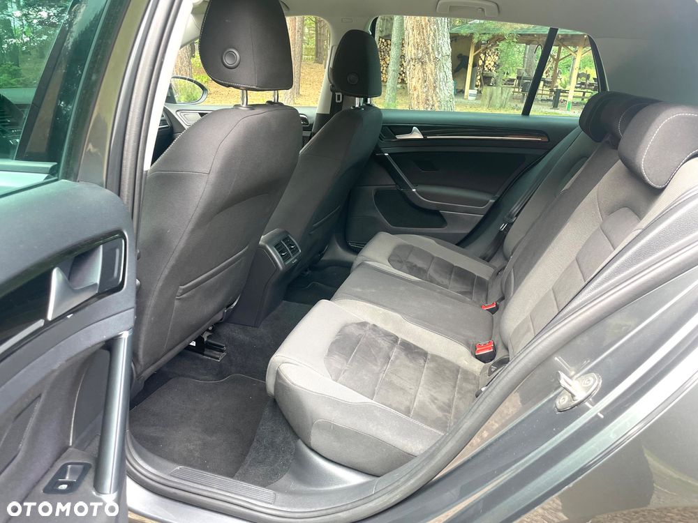 Volkswagen Golf - 17