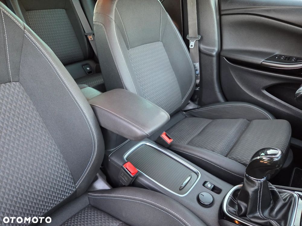 Opel Astra 1.4 Turbo Start/Stop Innovation - 26