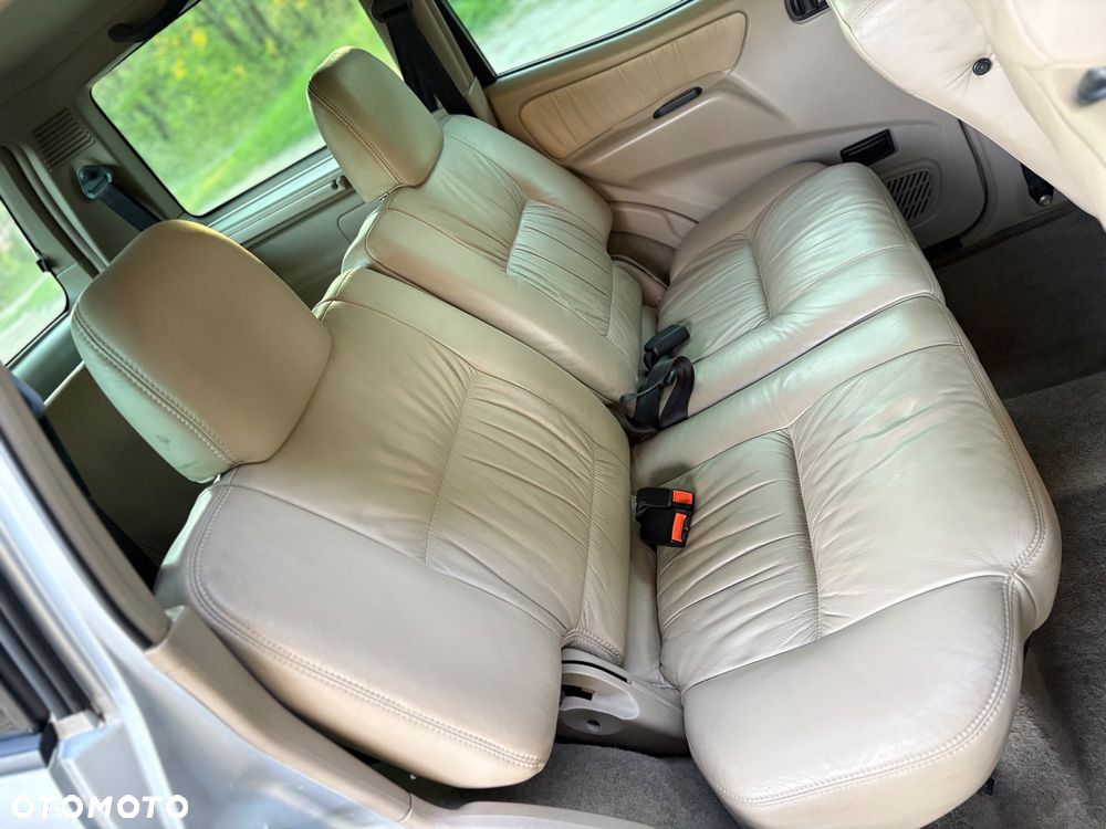 Nissan Terrano 2.7 TD S - 25