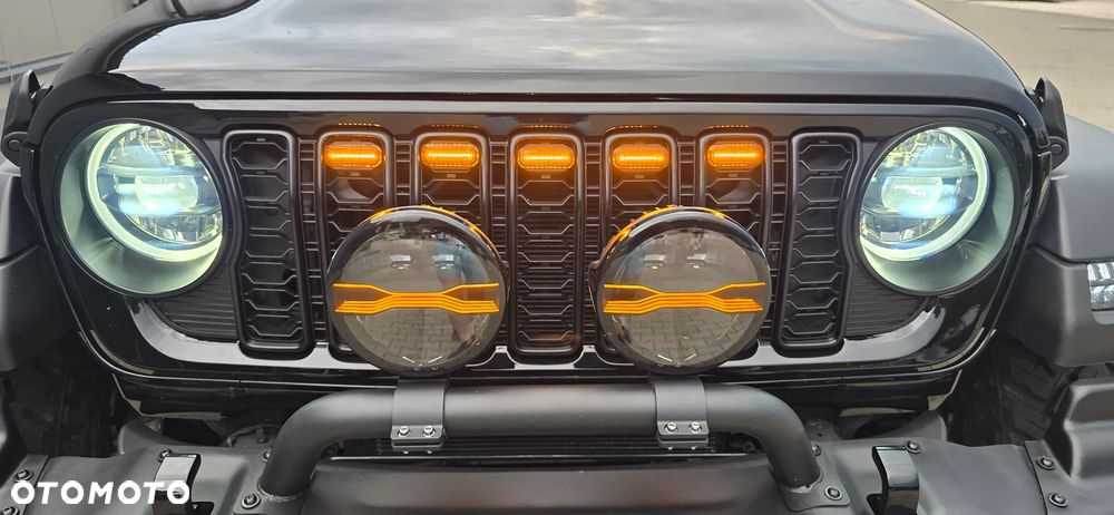 Jeep Wrangler - 16