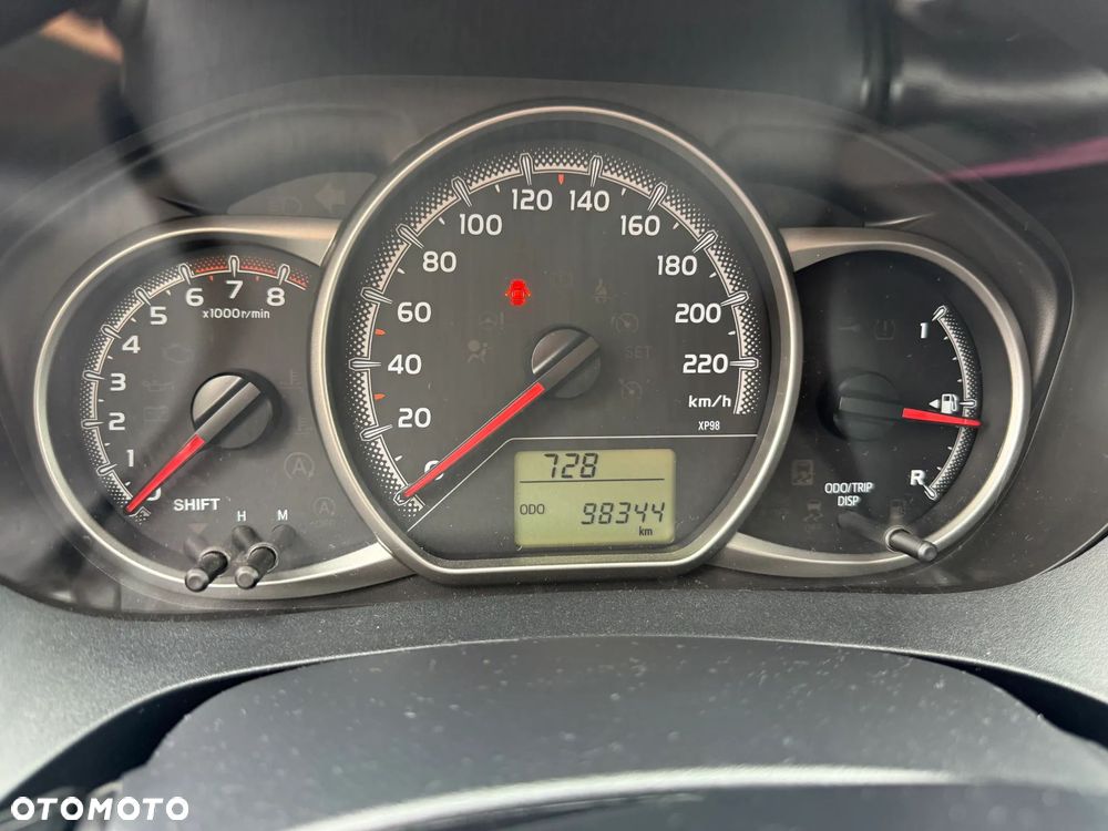 Toyota Yaris 1.33 Premium EU6 - 12