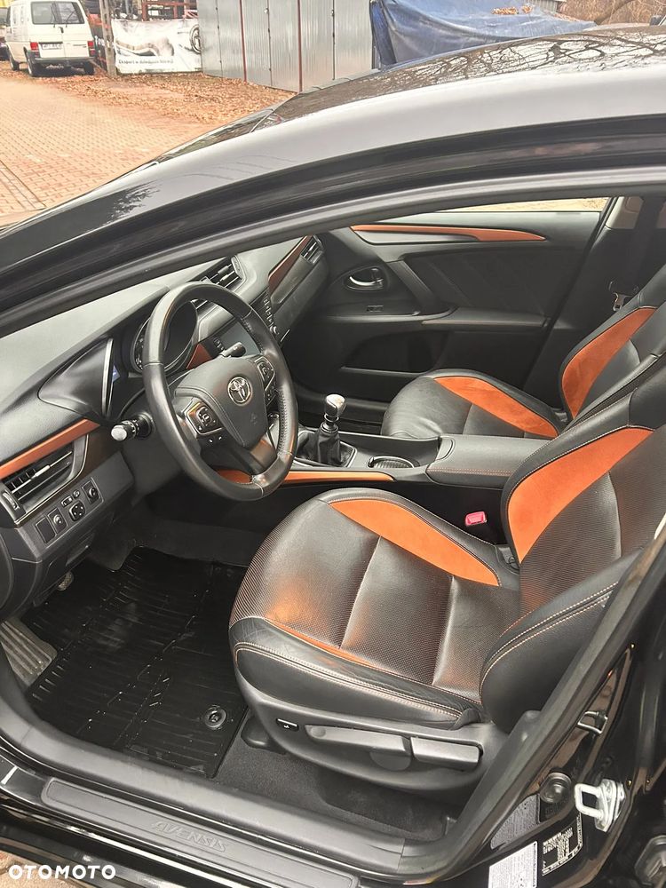 Toyota Avensis 1.8 Premium - 5
