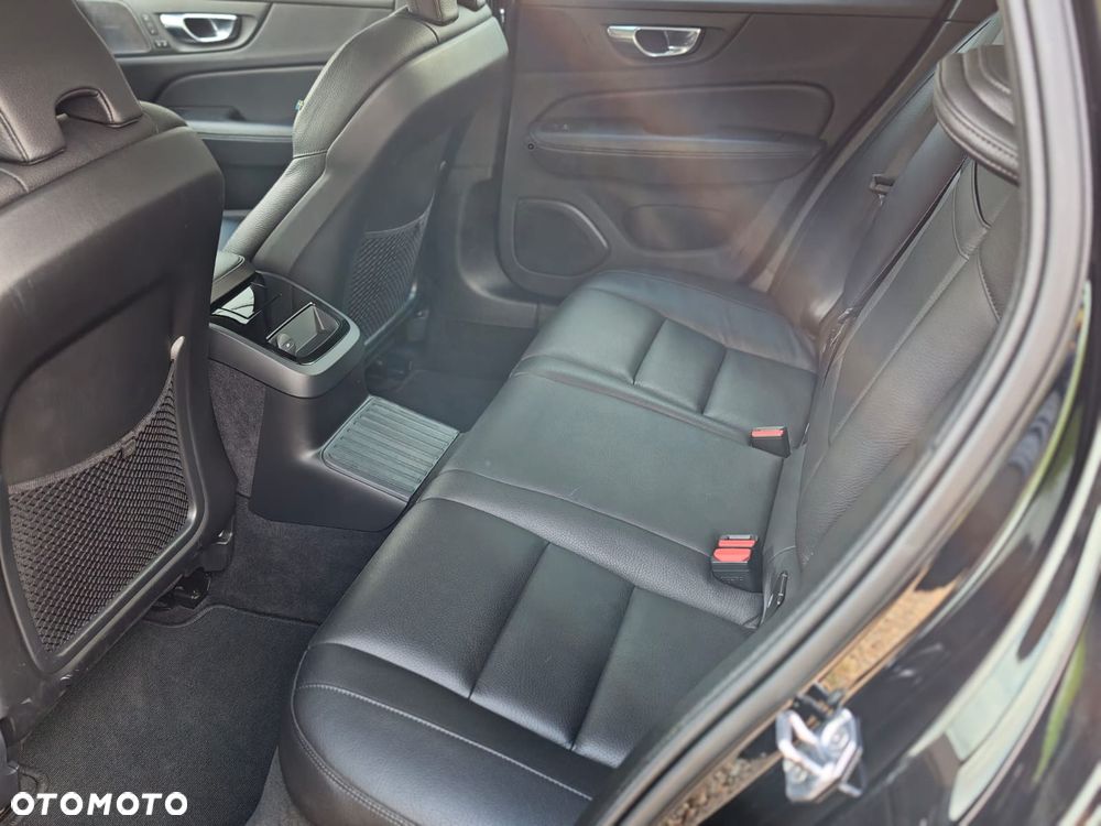 Volvo V60 T6 AWD Recharge Geartronic Inscription - 18