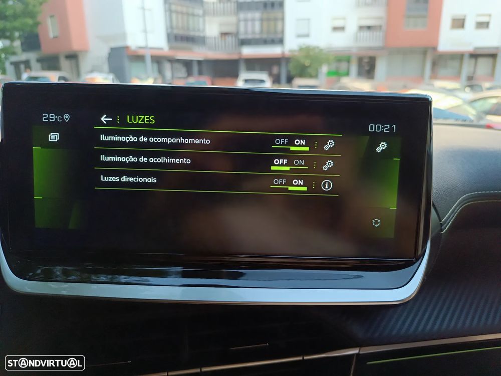 Peugeot 2008 PureTech 130 EAT8 GT - 48