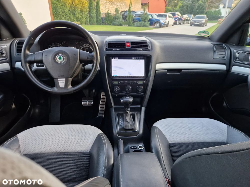 Skoda Octavia 2.0 TDI DPF DSG RS - 39