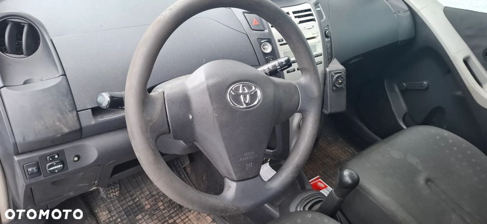 Toyota Yaris II 1,4 ND-TV na części - 20