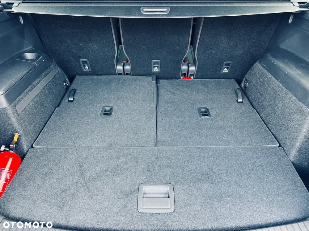 Volkswagen Touran - 14