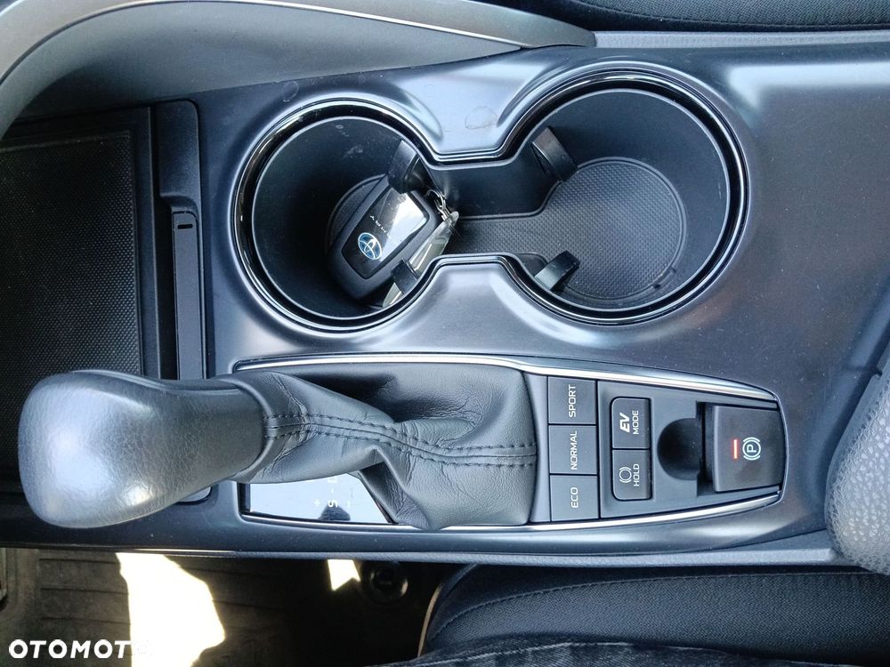 Toyota Camry 2.5 Hybrid Comfort CVT - 24