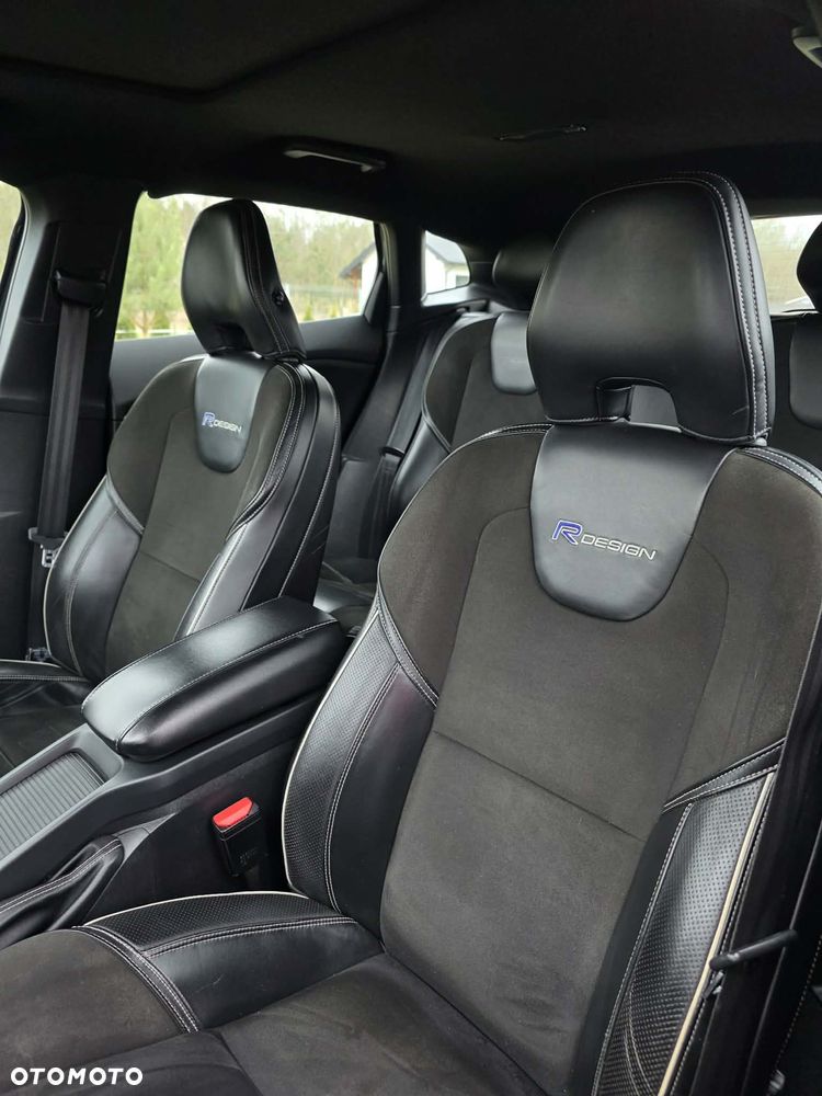 Volvo V40 D2 R Design - 22