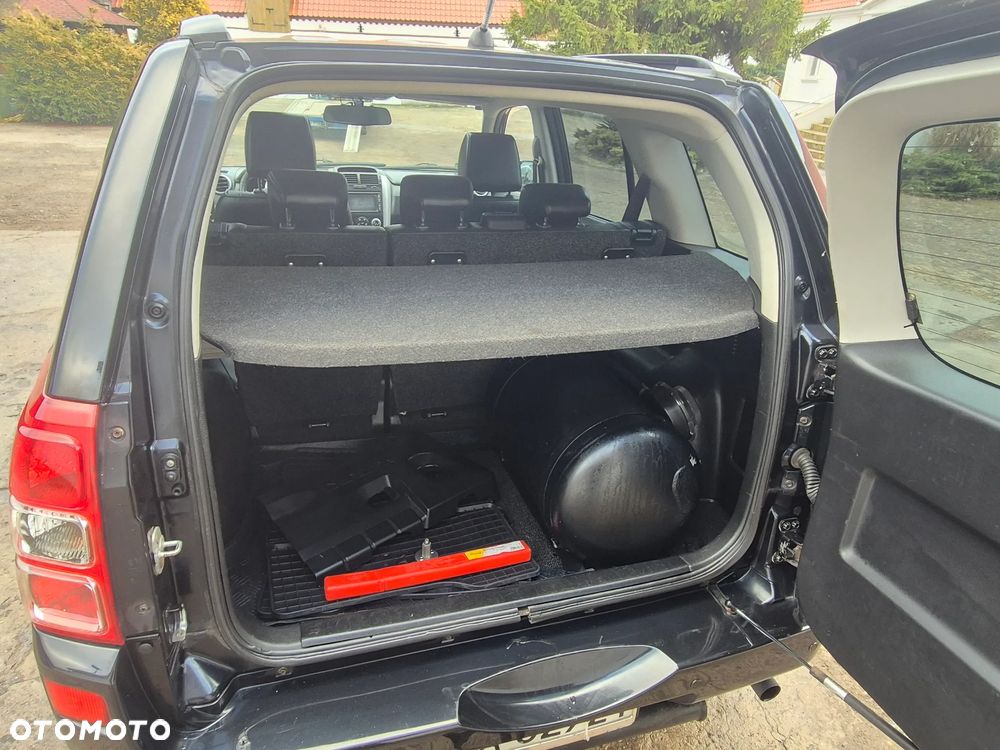 Suzuki Grand Vitara 2.0 Automatik Comfort - 18