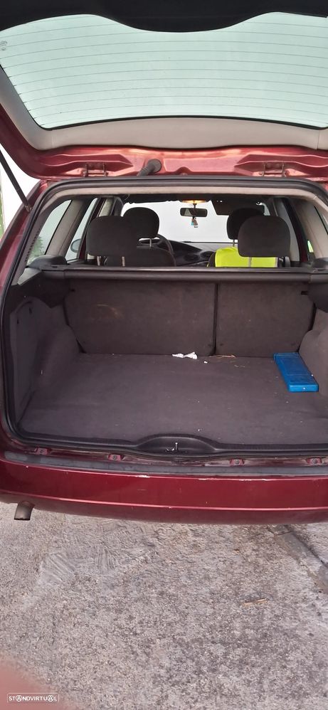 Ford Focus 1.8 TDdi Ambiente - 6