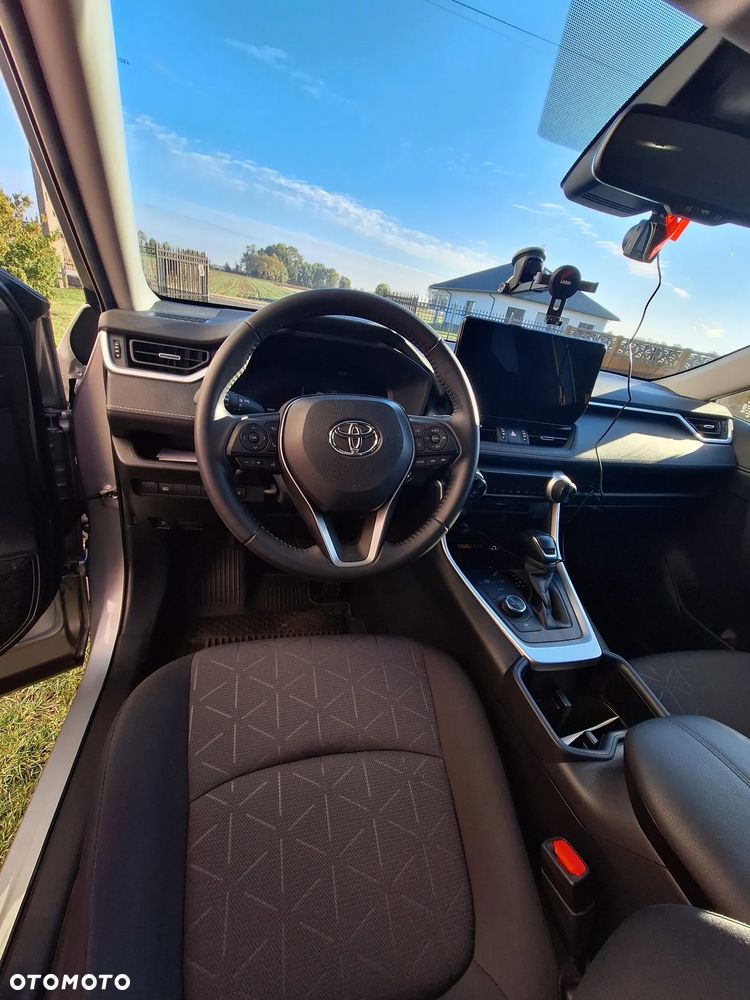 Toyota RAV4 - 6