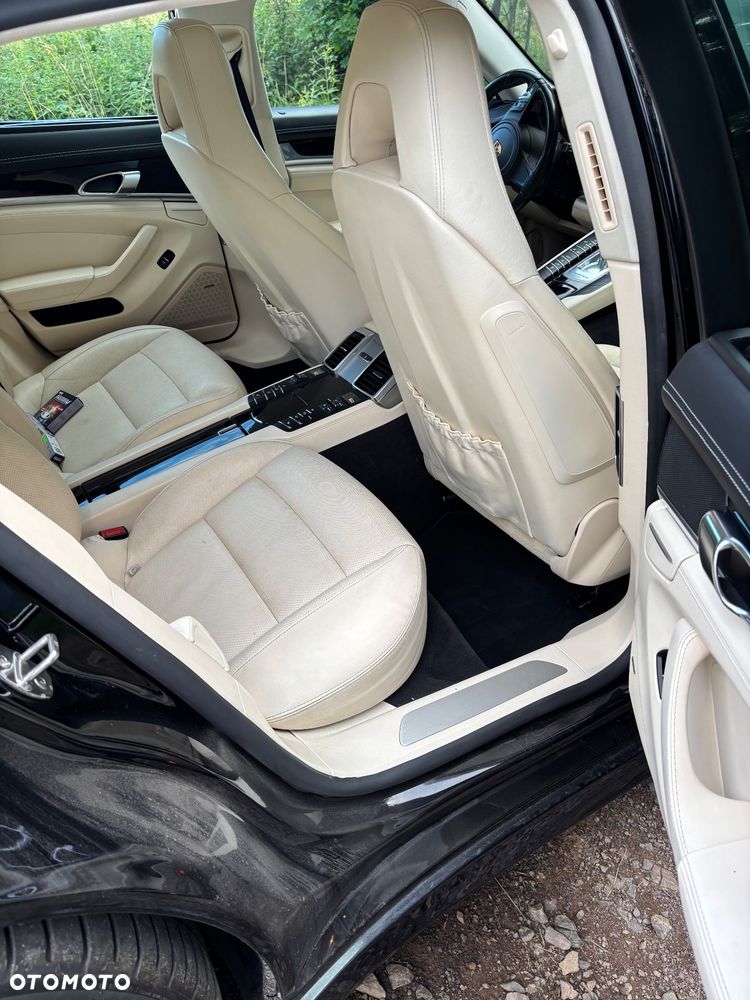 Porsche Panamera S - 8