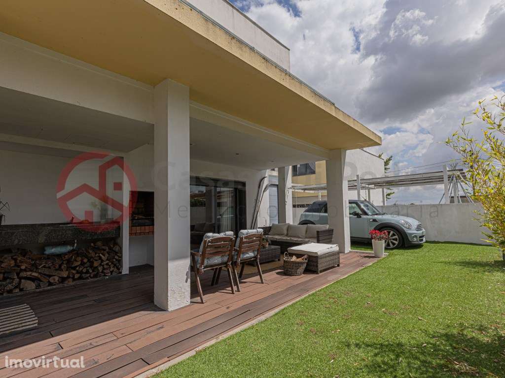Moradia T4 Isolada, com garagem, Barreiro - Grande imagem: 2/23
