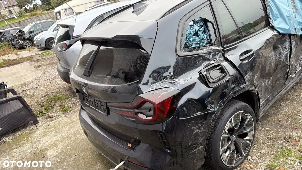BMW iX3 - 9