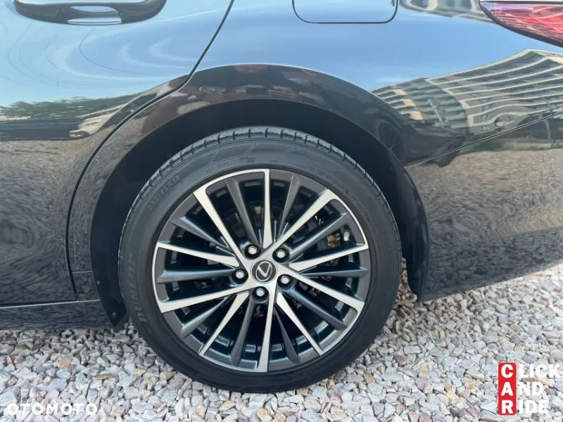 Lexus ES 300h Business Edition + - 15