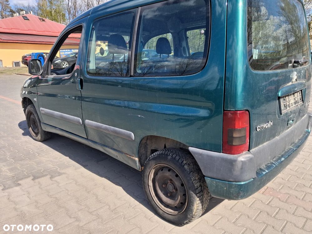 Citroen Berlingo I Peugeot Partner 1 Multispace silnik 1.9 D 51kW 70KM DW8 pompa wtryskowa Delphi R8448B371B skrzynia biegów drzwi maska klapa zderzak błotnik zielony KQAC maglownica belka mcperson sterownik panel moduł silniczek fotel szyba lusterko pompa przewód wąż kanapa wyświetlacz osłona mocowanie listwa felga zwrotnica lampa kokpit schowek stacyjka moduł komfortu bsi bsm boczek wentylator obudowa przewód alternator przekaźnik  mechanizm NA CZĘŚCI - 3