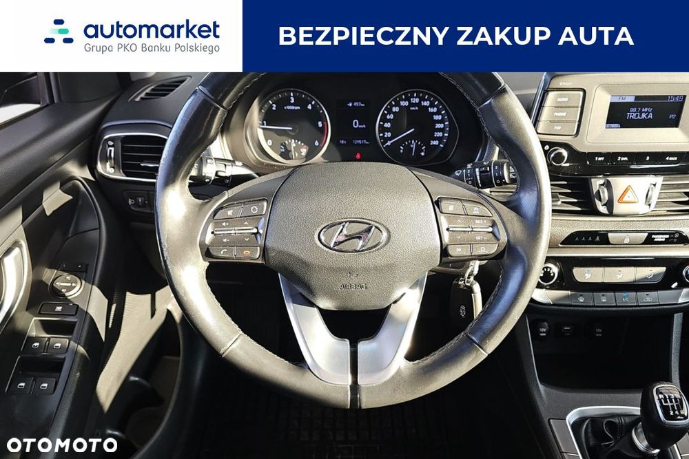 Hyundai i30 1.6 D Classic + - 13