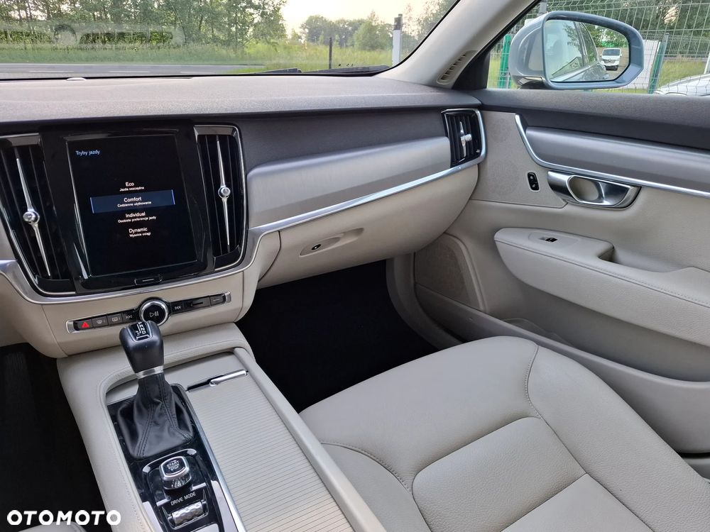 Volvo S90 - 16
